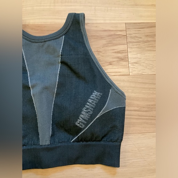 GymShark NWT Never Worn Seamless high neck grey sports bra size s - Picture 4 of 6
